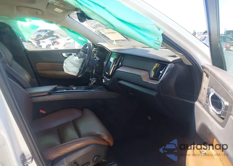 2019 Volvo Xc60 T5 Momentum из США, поврежденный, VIN LYV102DK0KB214598